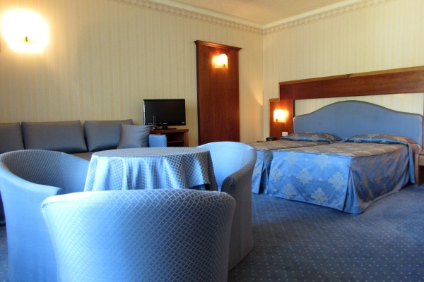 Phi Hotel Astoria